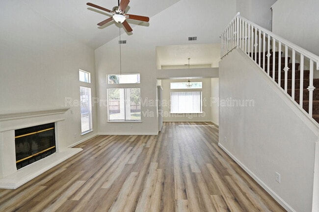 Building Photo - 2233 E Christopher Dr