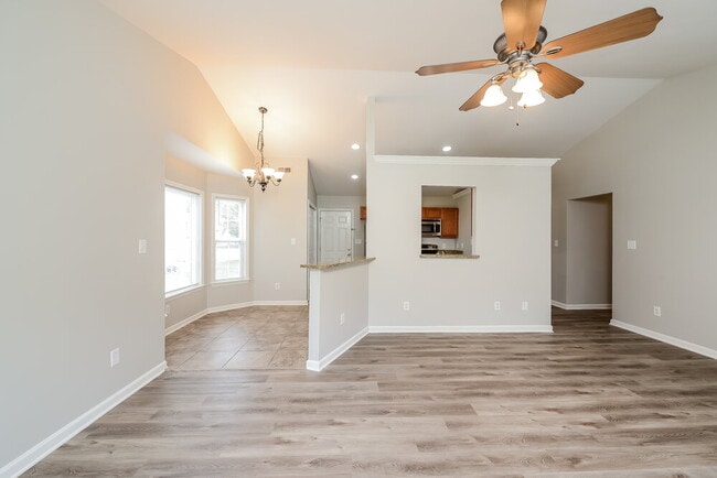 Foto del edificio - 2459 Joshua Ln