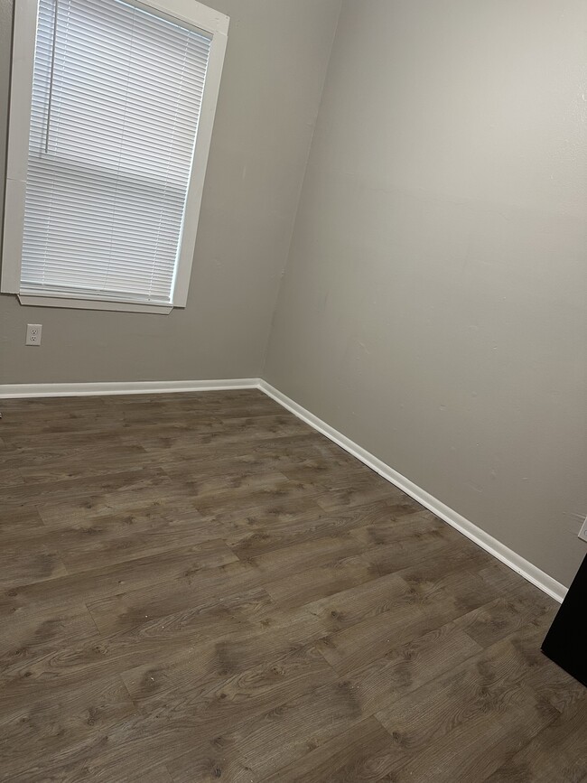 Building Photo - 217 N Carys Ln