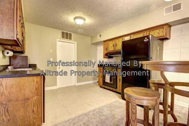Building Photo - 3804 Charter Oaks Dr