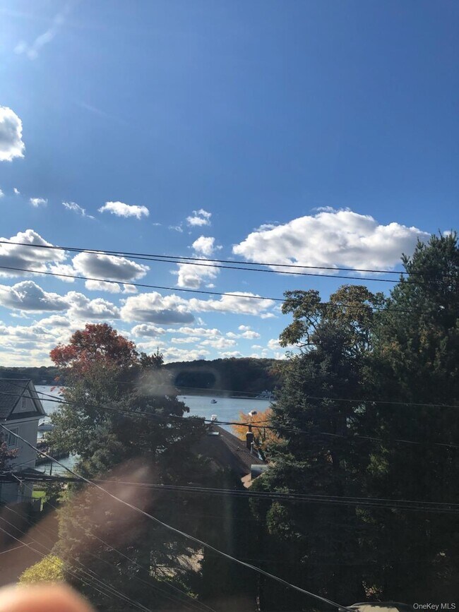 Foto del edificio - 76 Bayview Ave