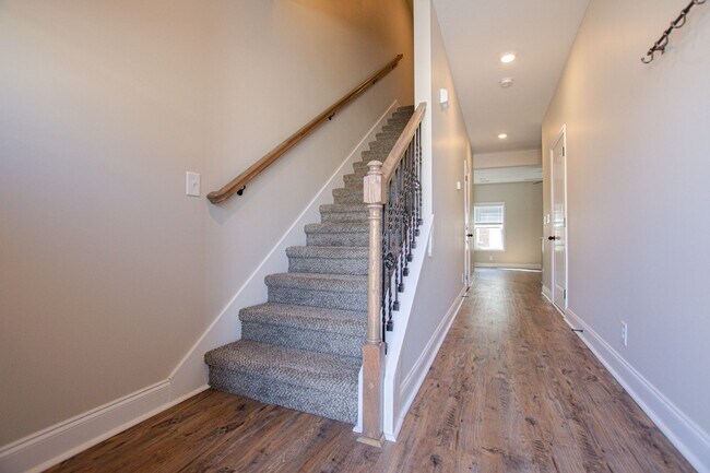 Foto del edificio - Pet Friendly Two Bedroom!