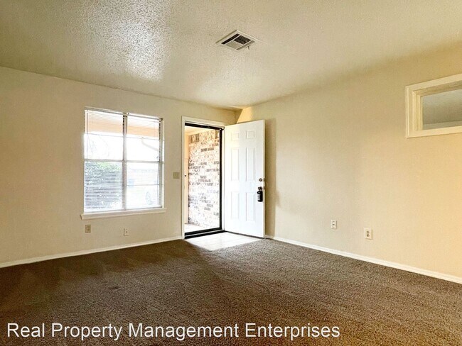Foto del edificio - 3 br, 1.5 bath House - 5012 Brookdale Drive