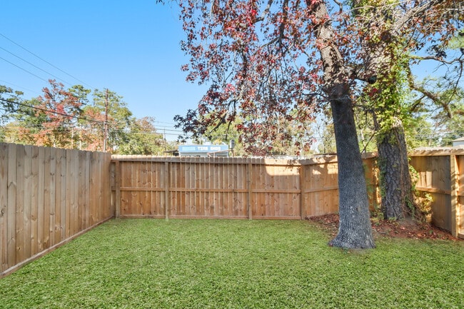 Building Photo - 8302 Tidwell Rd