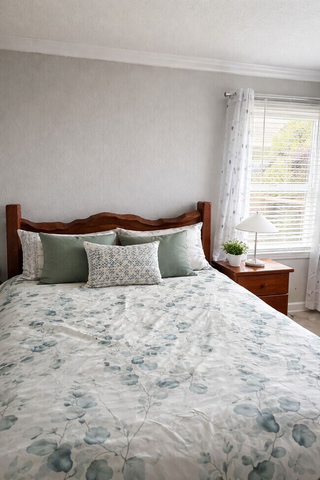 Main Bedroom - 725 3rd Ave