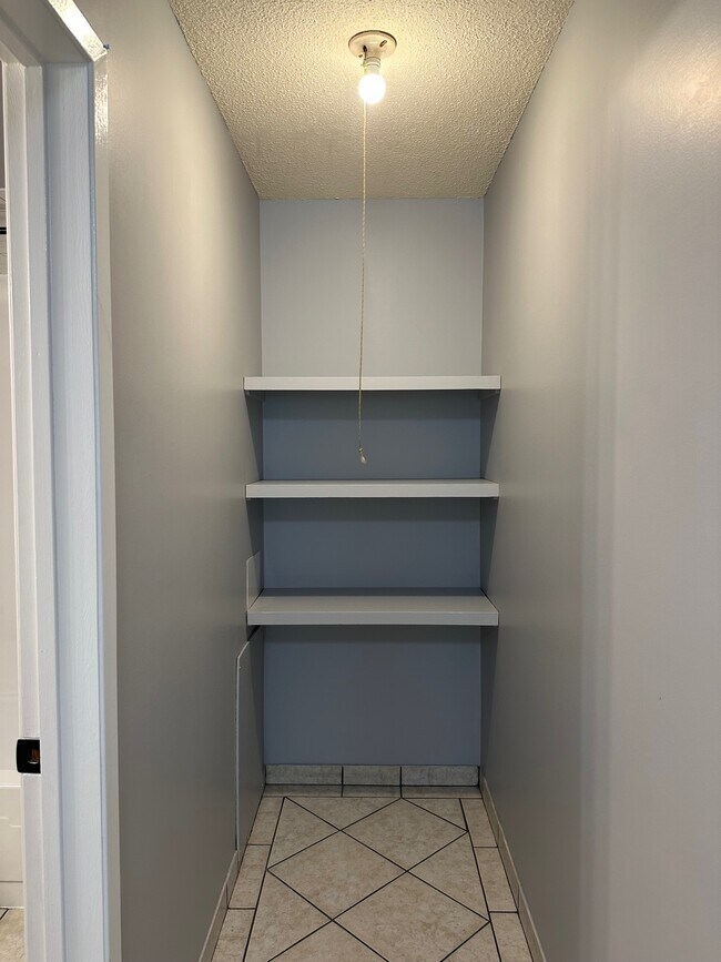 Building Photo - 9725-9130 130 Ave NW