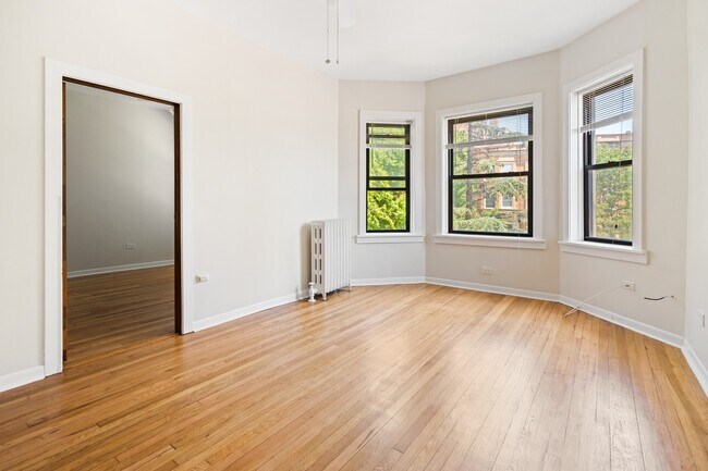 Foto del edificio - 5616 N Winthrop Ave