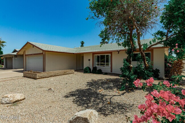 Foto del edificio - 15201 N 51st Ln