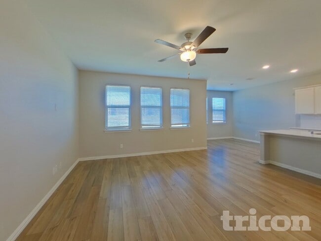 Foto del edificio - 231 Jenkinson Dr