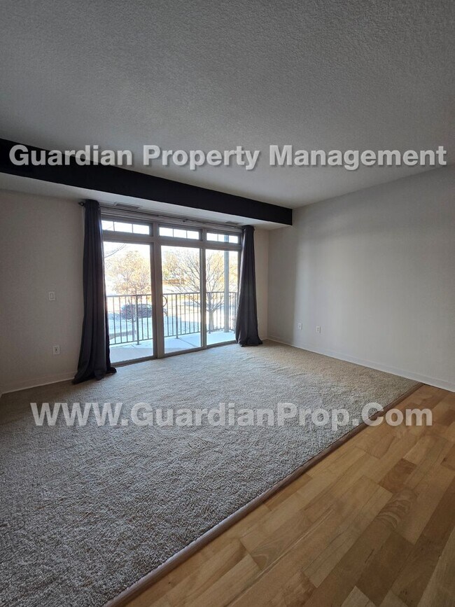 Foto del edificio - St Louis Park Condo, Heated Garage Space Included, Dishwasher, In Unit Laundry