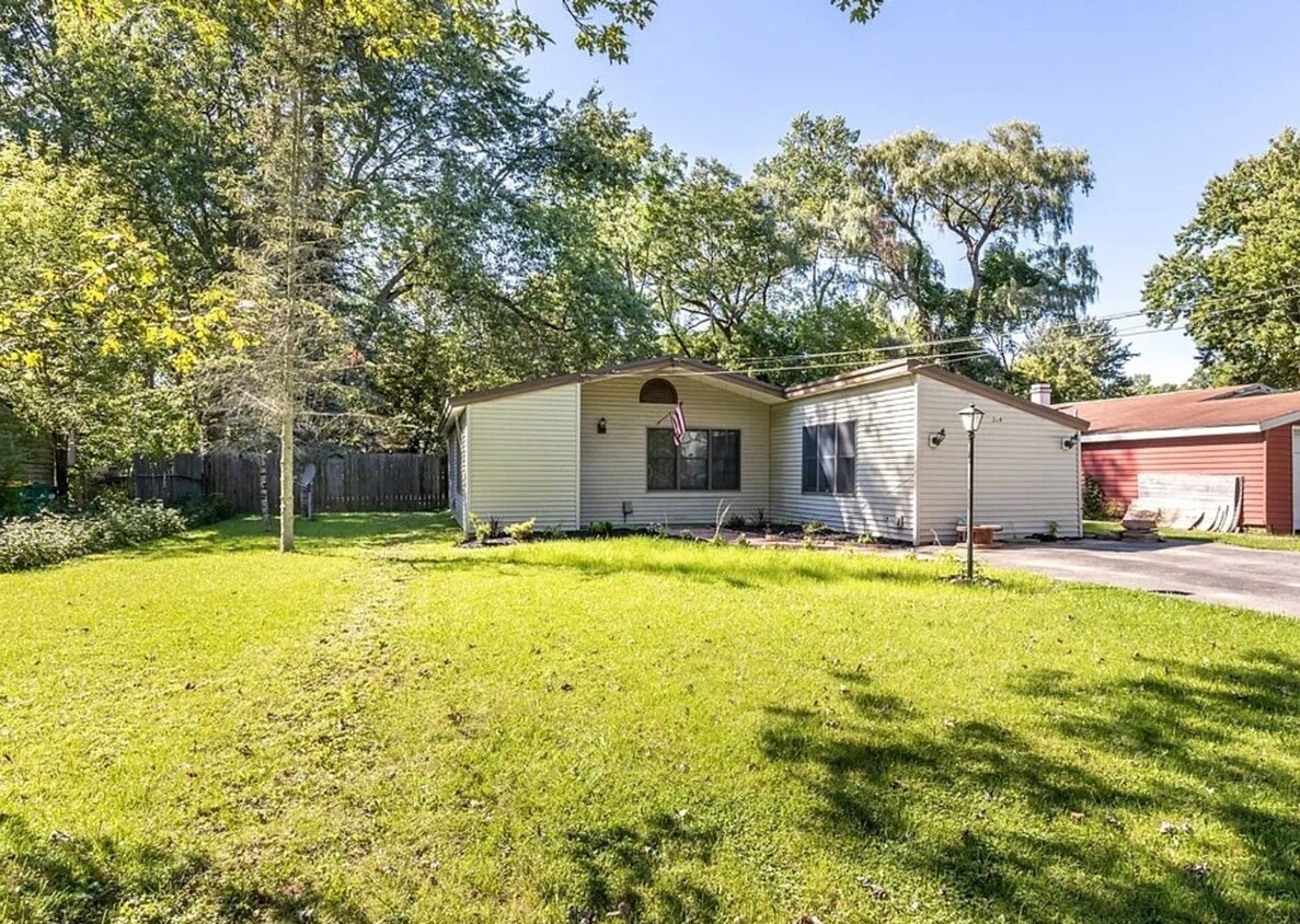 Primary Photo - Charming 3BR House in Baldwinsville School...