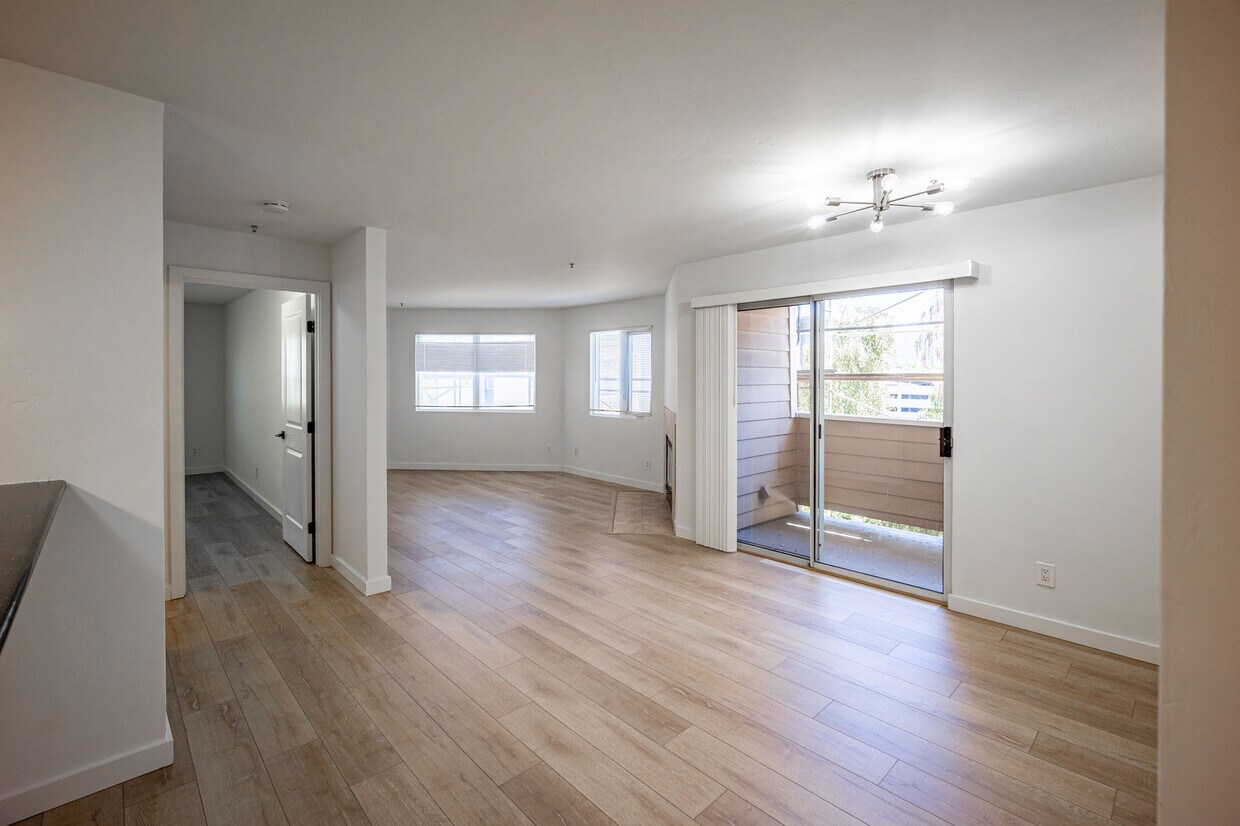 Primary Photo - 6400 Christie Ave