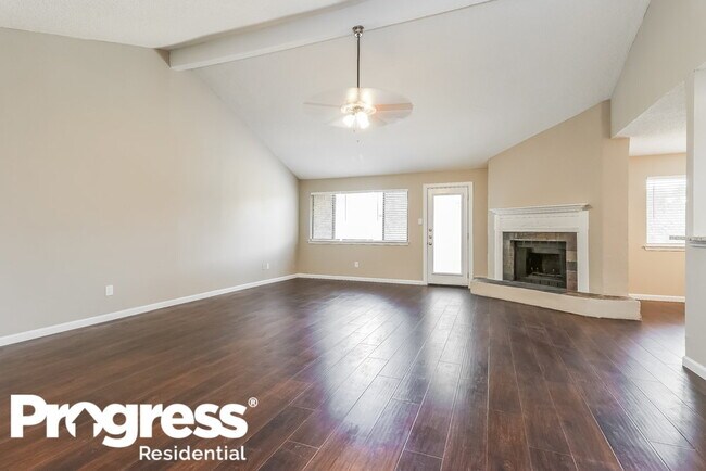 Foto del edificio - 4213 Claremont Dr