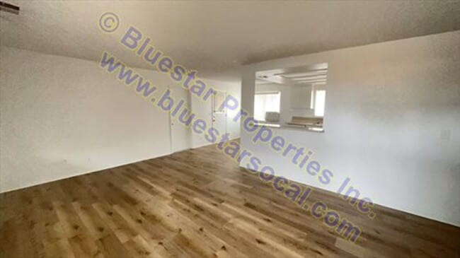 Building Photo - 12982N