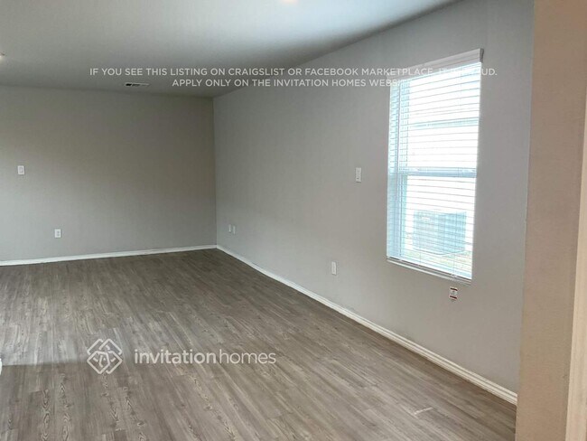 Foto del edificio - 8126 Serro Medina