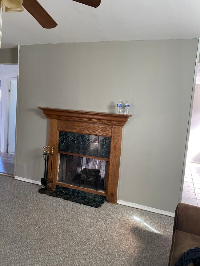 28 Potter Ln, Levittown, NY 11756 House Rental in Levittown, NY