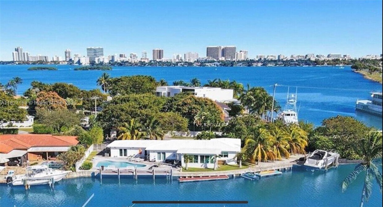 Foto principal - 12388 N Bayshore Dr