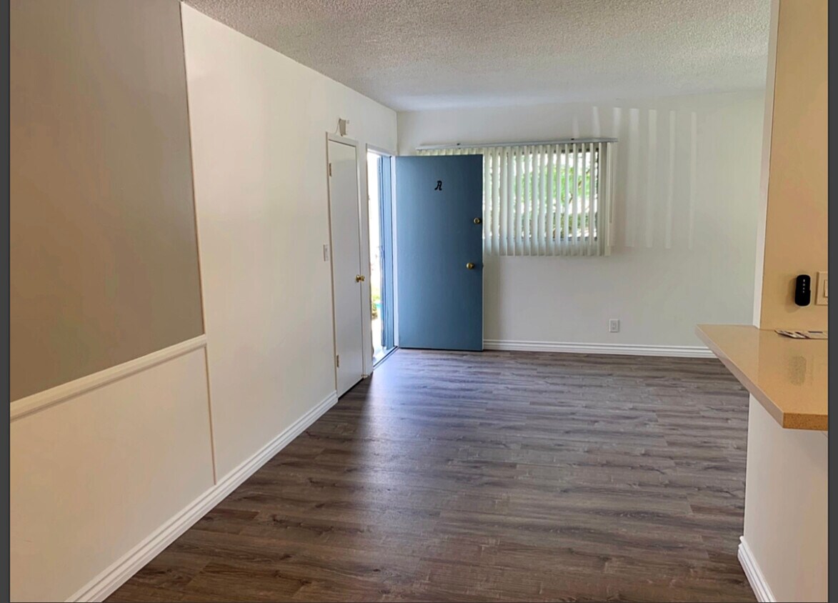 Foto principal - 12359 Gale Ave
