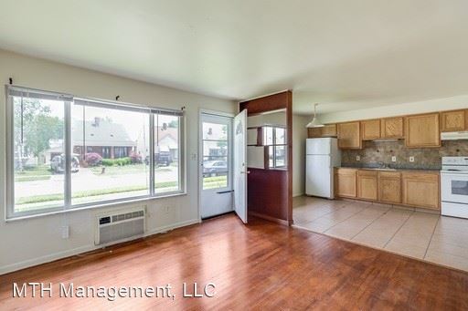 Building Photo - 2073 Philomene Blvd