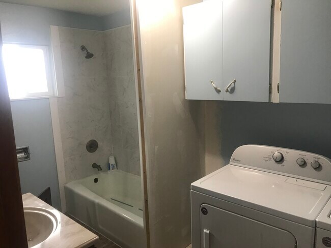 Foto del edificio - 2131 Sidney Ave