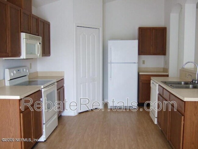 Foto del edificio - 221 Brookchase Ln W