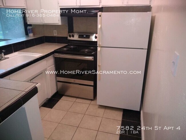 Building Photo - Adorable 2 Bedroom With Garage