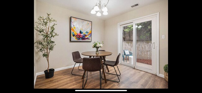 Foto del edificio - 5573 S Lowell Blvd