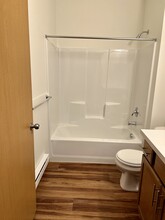 Guest Bathroom 3x2 Detached - Bluegrass Farms Apartments