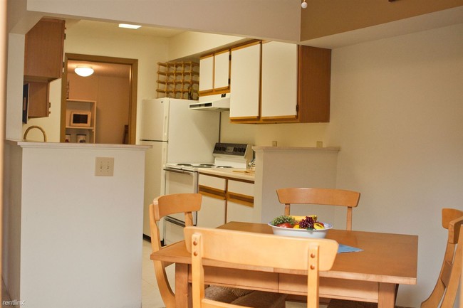 Building Photo - 5061 Sandman Dr