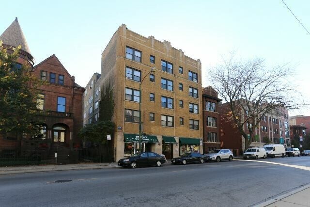 Primary Photo - 711 W Belmont Ave