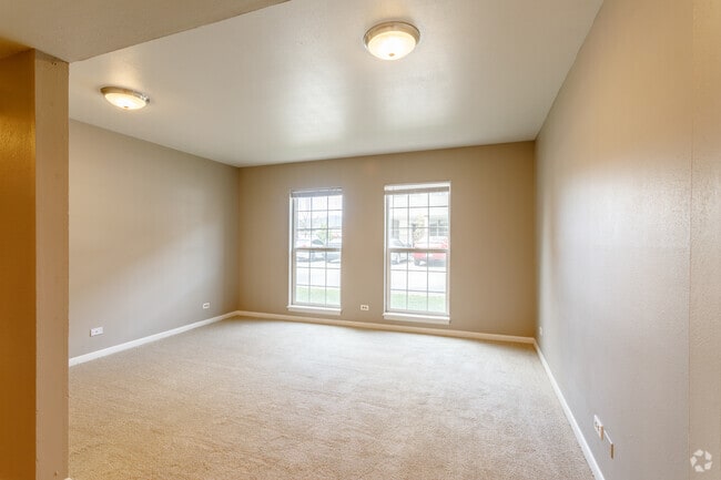 2BR, 1BA - 750 SF - Eleven13