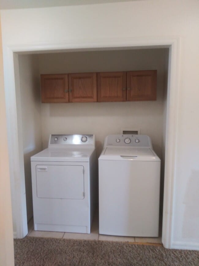 Laundry - 1927 E Desmet Ave