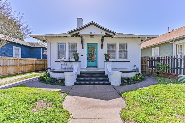 Building Photo - 3519 Avenue R 1/2