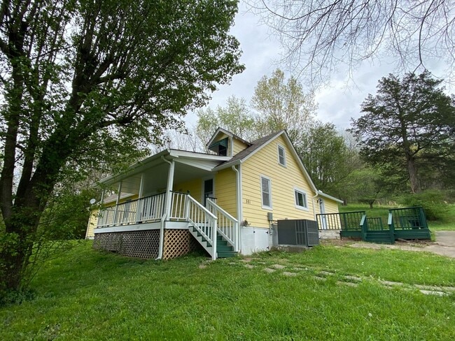 Foto del edificio - Spacious 3 Bedrooms Located in Hermitage /...