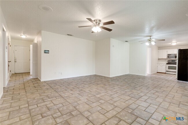 Foto del edificio - 1103 Deorsam Dr