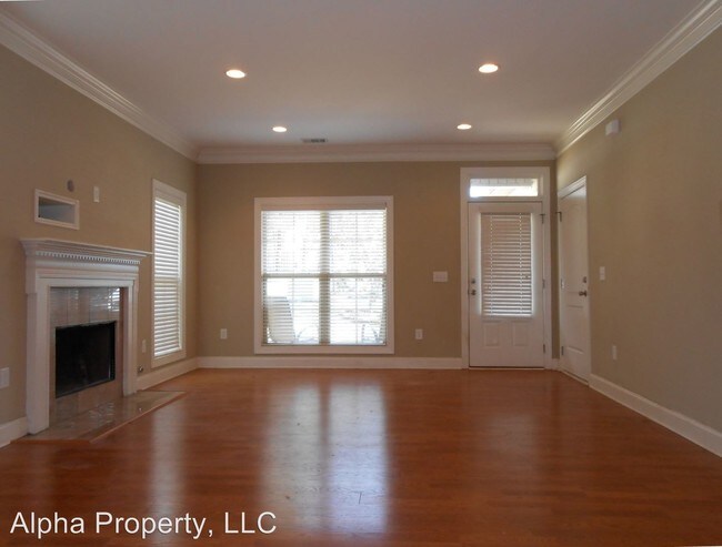 Building Photo - 309 Southcreek Dr
