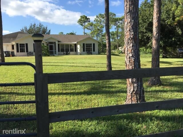 Primary Photo - 3 br, 2.5 bath House - 17854 69th St N