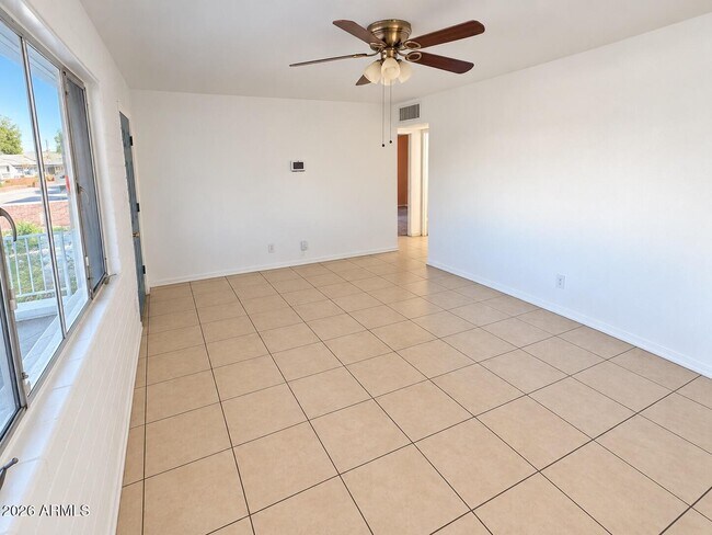 Foto del edificio - 11400 N 112th Dr