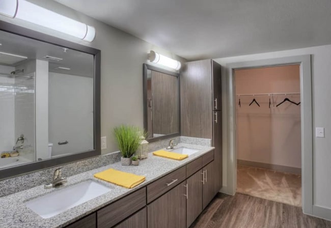 3600 Montrose-3106-2 - 3600 Montrose-3106-2 Apartment
