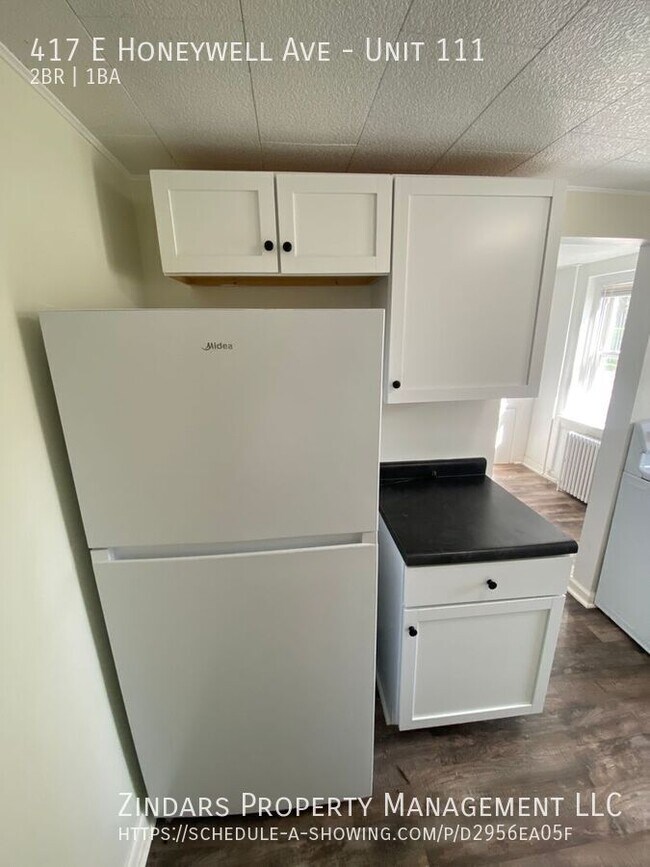 Building Photo - Newly remodeled two bedroom 1 bath lower u...