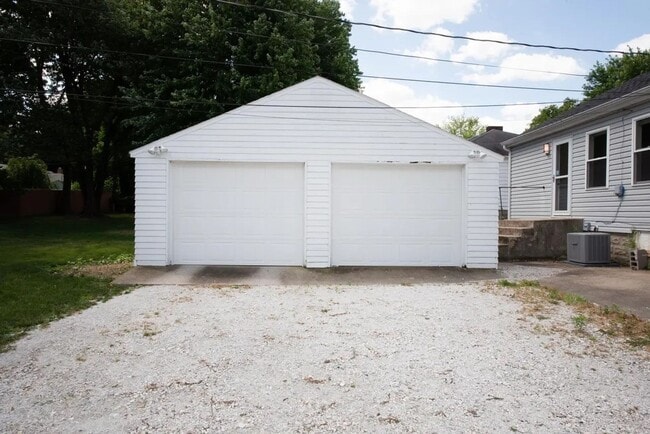 Building Photo - Downtown Lafayette Living!