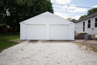 Building Photo - Downtown Lafayette Living!