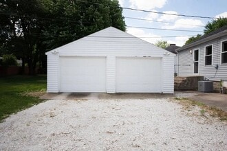 Building Photo - Downtown Lafayette Living!