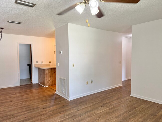 Foto del edificio - 283 SW Leisure Dr