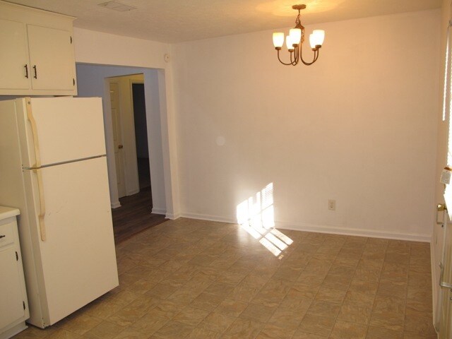 Foto del edificio - *** AVAILABLE AUG. 1ST *** 2/1 DUPLEX