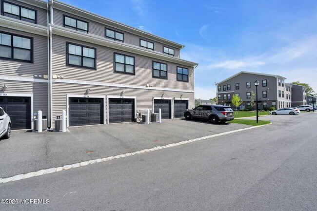 Foto del edificio - 54 Midway Rd S