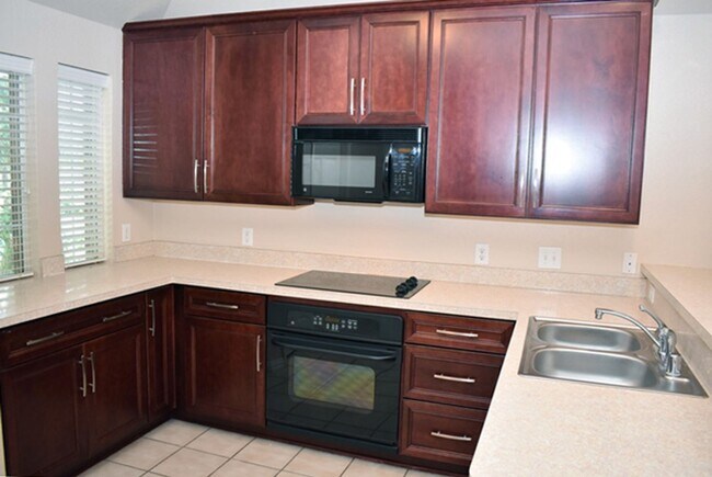 Building Photo - Wonderful 4-2-2 in N Ft. Worth, desirable ...