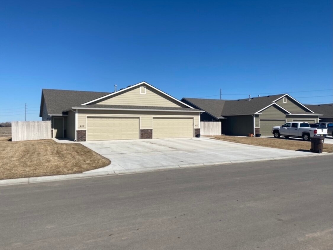 452 S Longbranch Dr, Maize, KS 67101 House Rental in Maize, KS