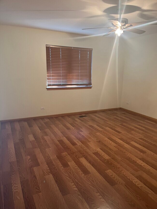 8507 Hill Top Ct, Justice, IL 60458 Townhome Rentals in Justice IL