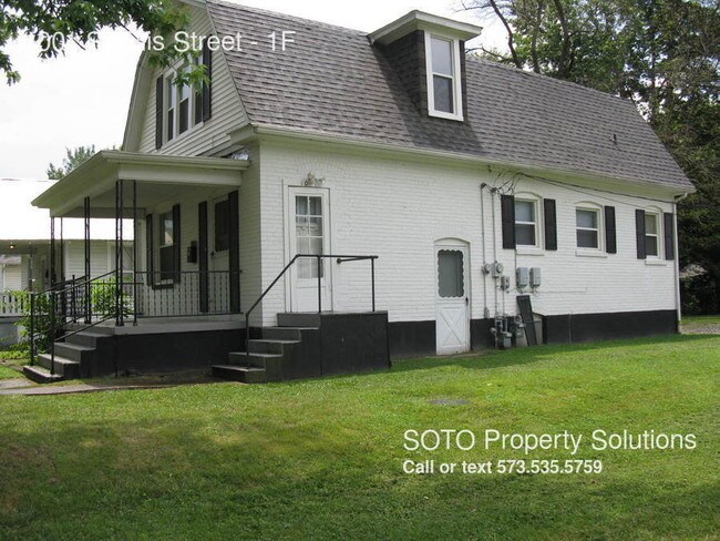 Building Photo - 1001 S Ellis St